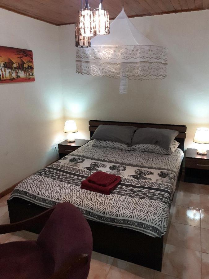 Sonke Ball House Bed & Breakfast Блантайър Екстериор снимка